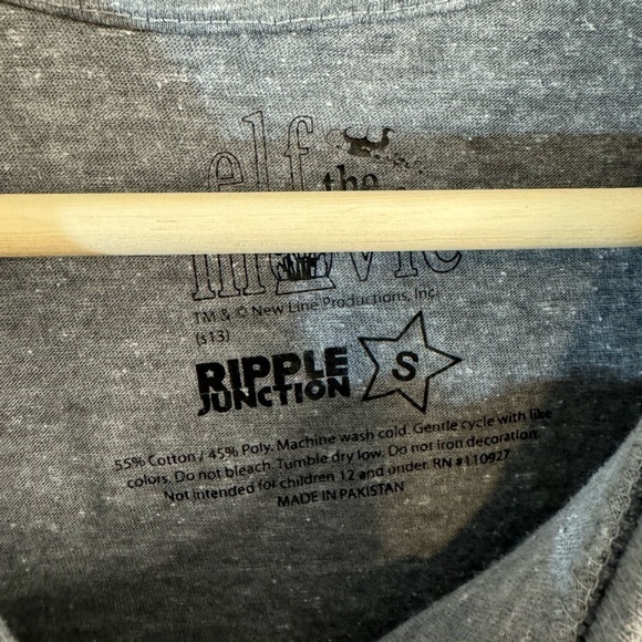 Ripple Junction Elf the Movie Gray Short Sleeve T-Shirt Size Small - Picture 9 of 9